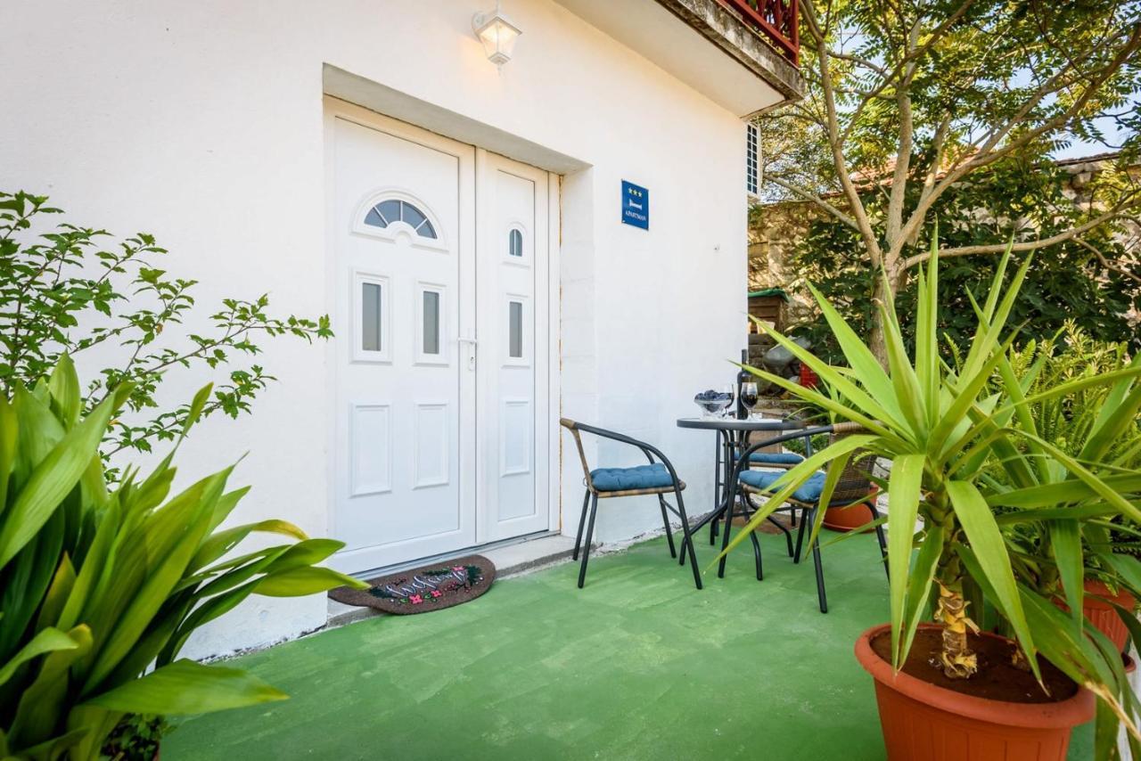Apartment Dego Near Ploce, Riverfront, Parking Rogotin Exterior foto